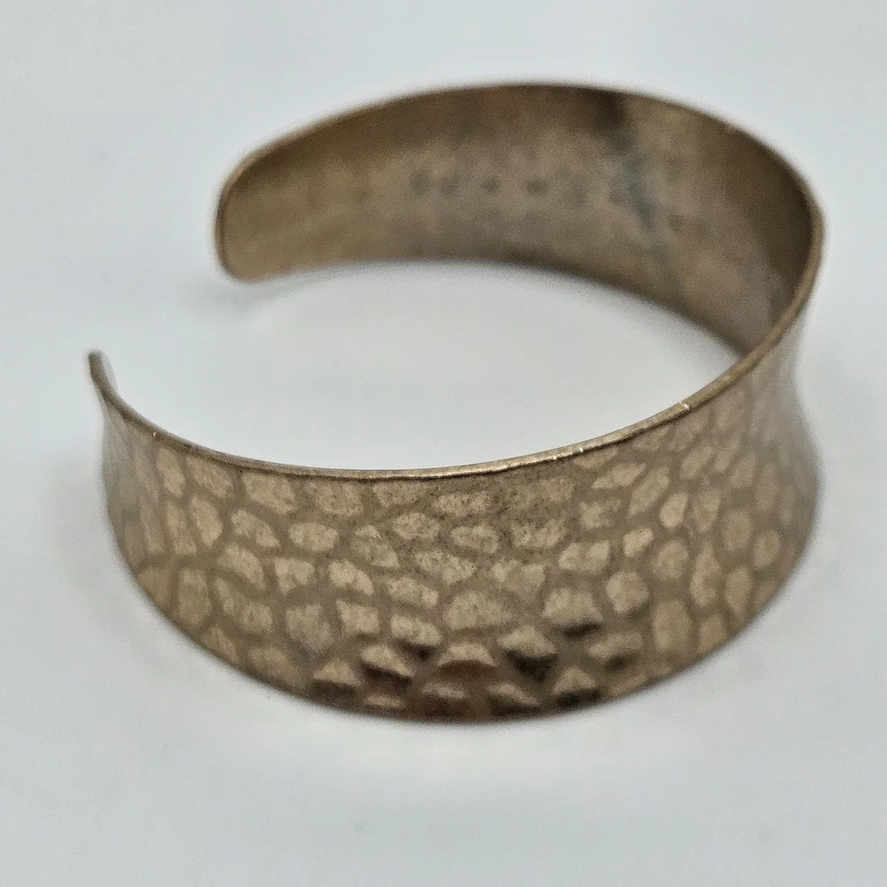 VINTAGE Hammered Gold Tone Metal 1